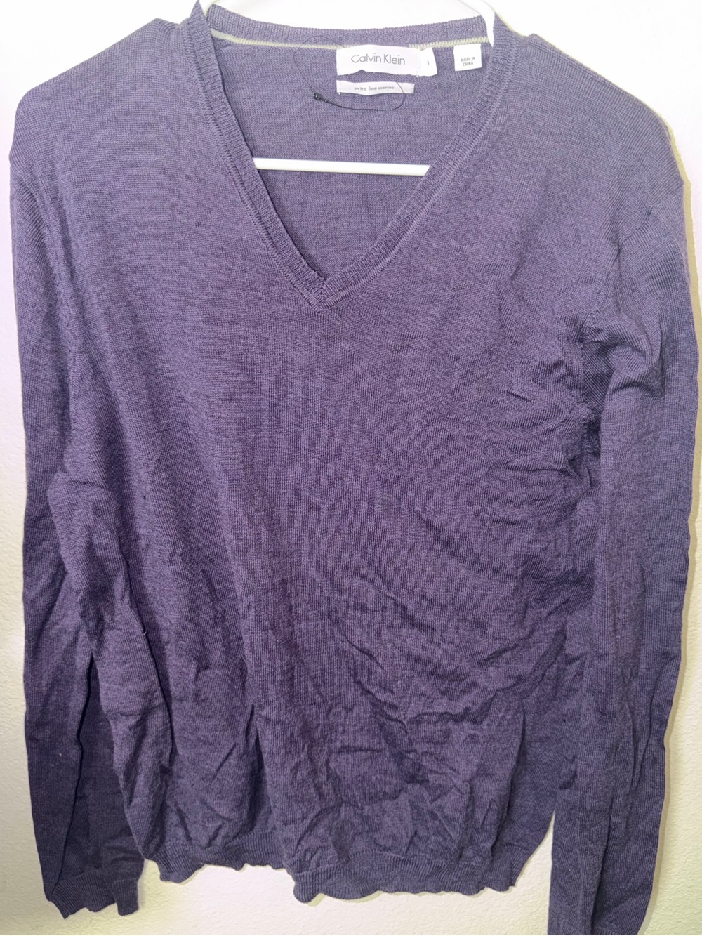 Calvin Klein V-Neck Sweater in Deep Lavender